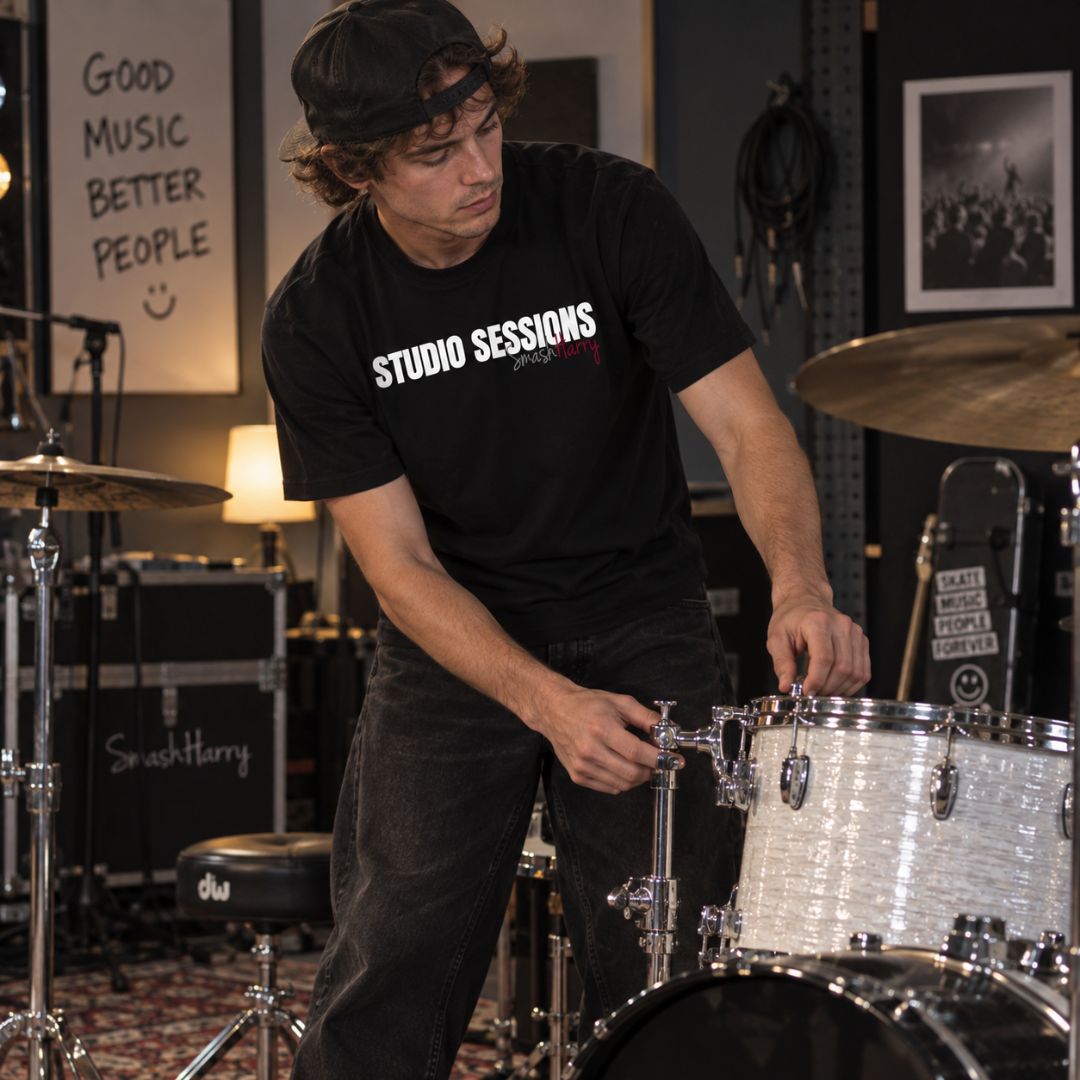 SmashHarry Men's Studio Sessions — Basic T-Shirt